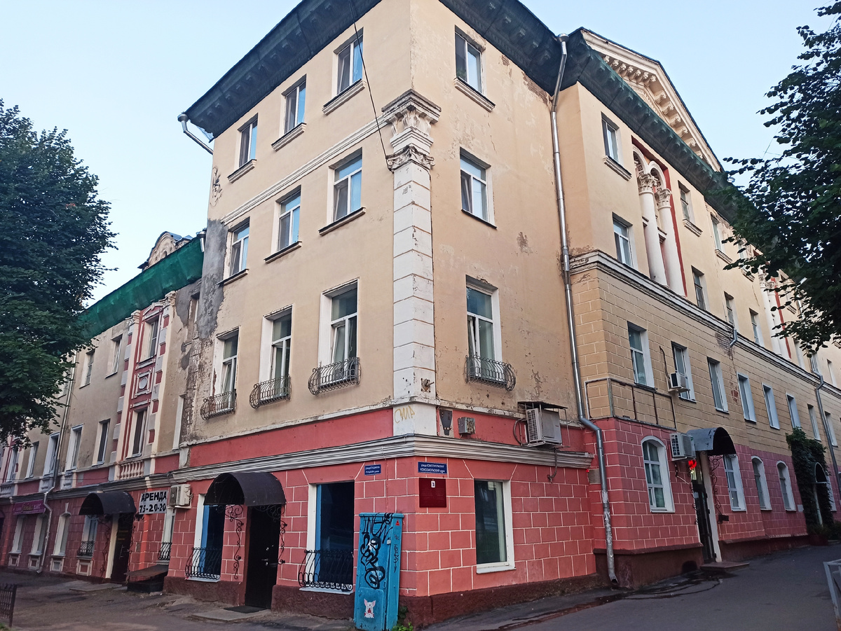 "Домик с башенкой". Фото автора. Листайте карусель