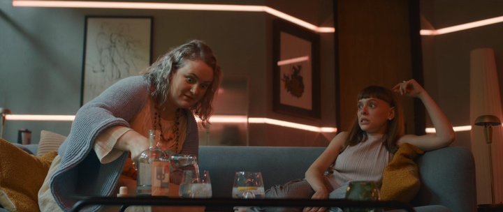 Кадр из мини-сериала «Тела» (2023)