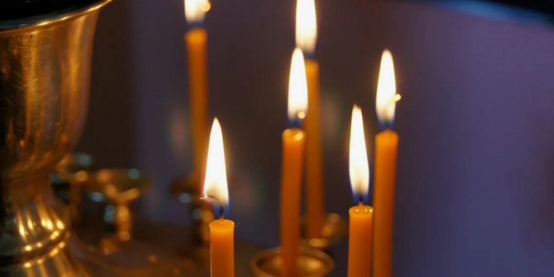 Почему в храме ставят свечу и уходят – и стоит ли так делать?