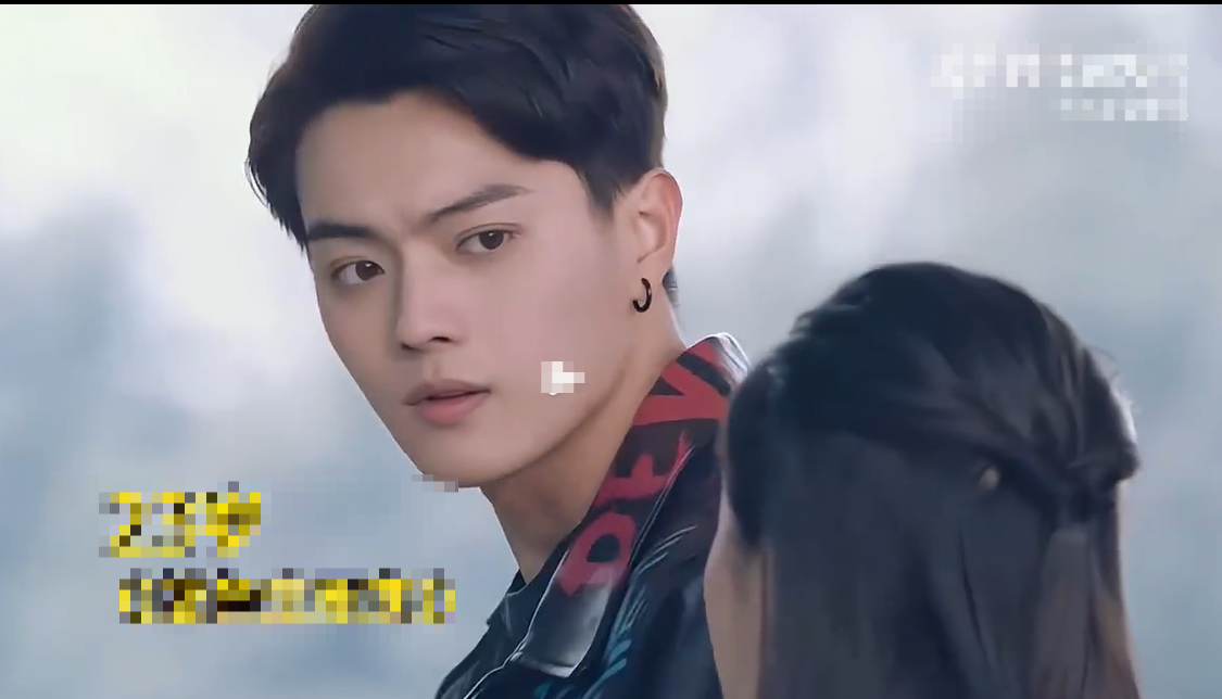 Снимок с экрана монитора. Стоп кадр дорамы.