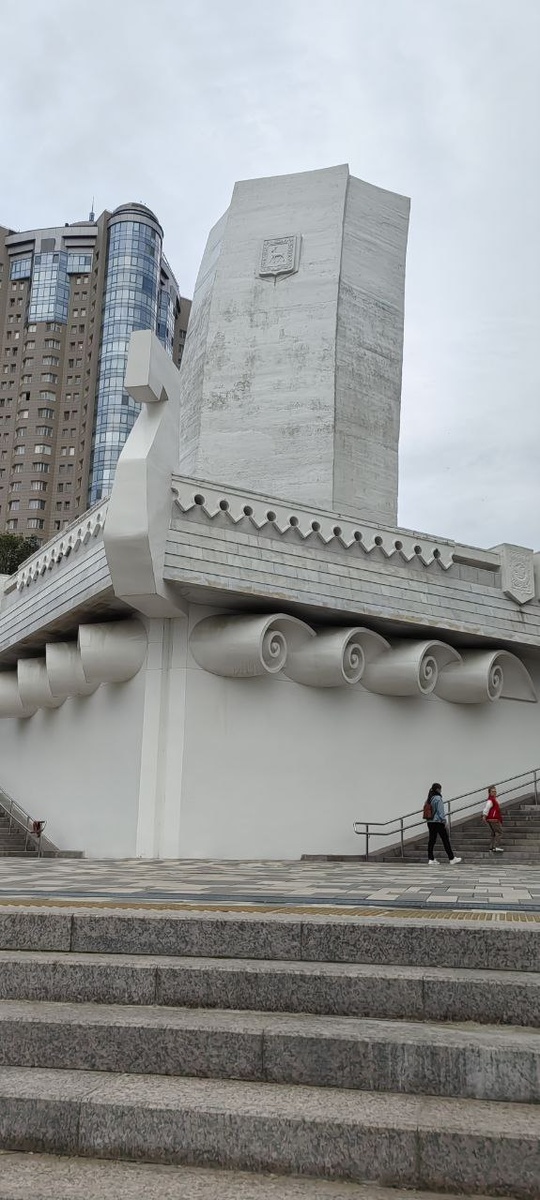 стела «Ладья»