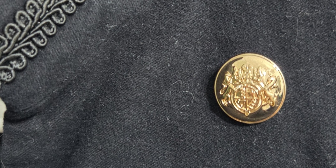 Какие пиджаки и жакеты можно встретить в секонде?