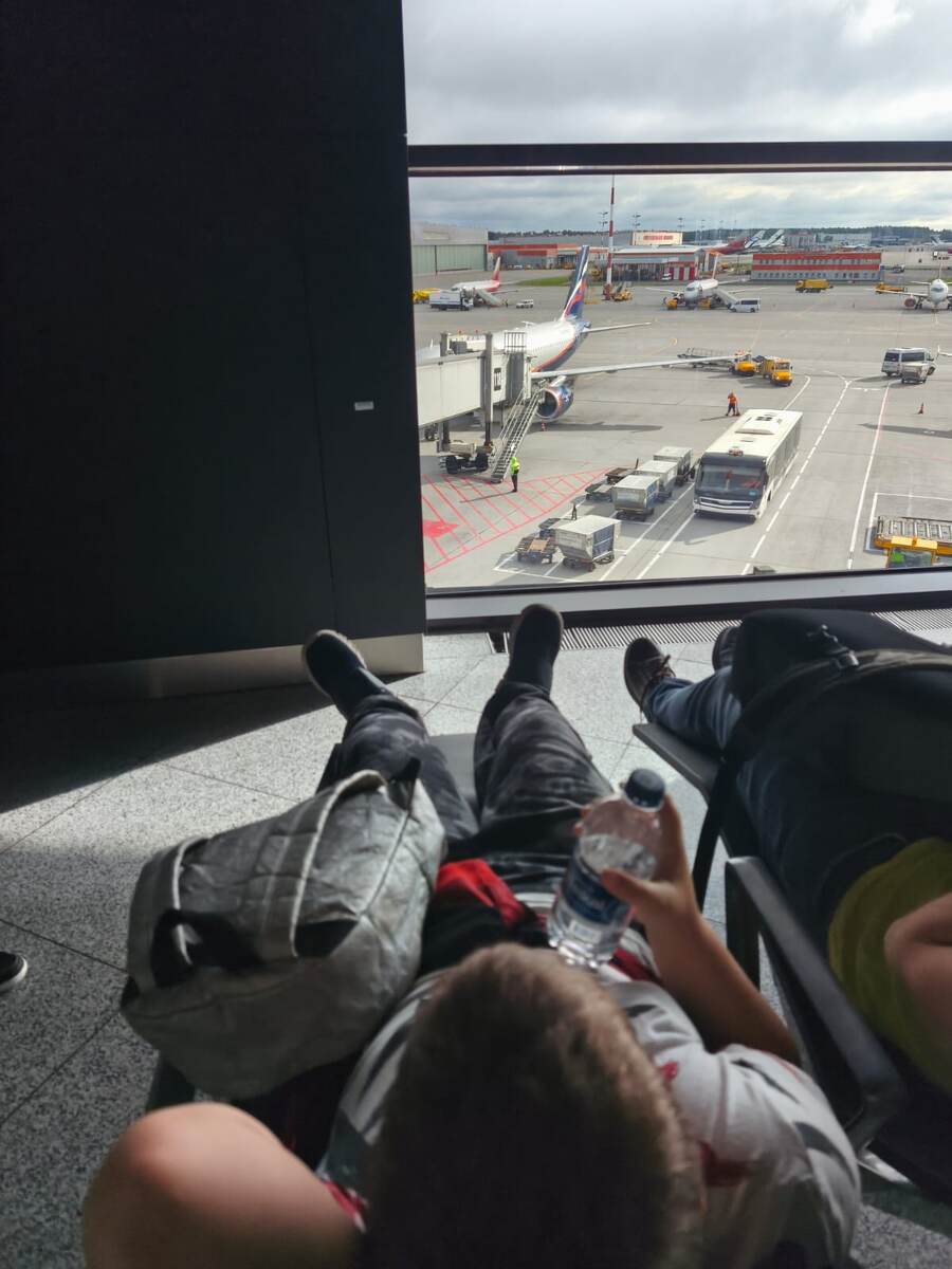 Аэропорт "шереметьево" в ожидании вылета. Тут и далее фото автора