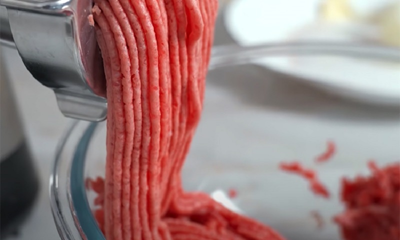 Мититеи по-молдавски: секрет сочных мясных колбасок для домашнего стола