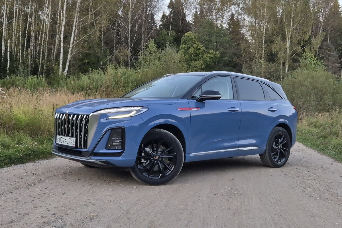 Hongqi HS3. Фото CarExpert.ru