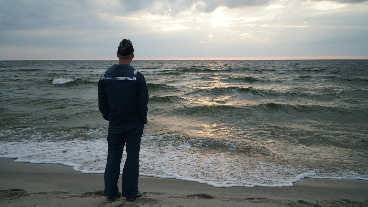 Кадр из фильма "Нахимовцы. Янтарный берег" (2025)