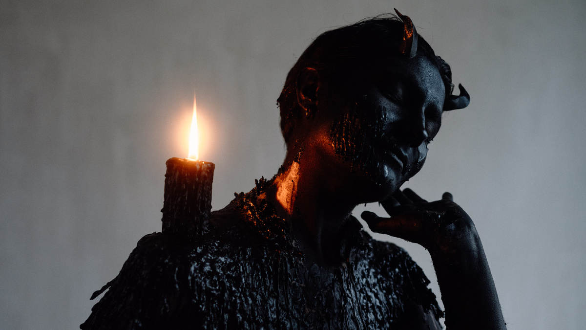 Третья съёмка Валерии. Идею, образ, локацию и организацию проводила я, фотограф. Клиентка просто соглашалась или отказывалась