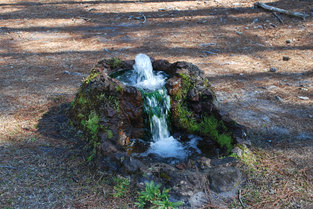Выход воВНЕ, ВОН (изнутри наружу).