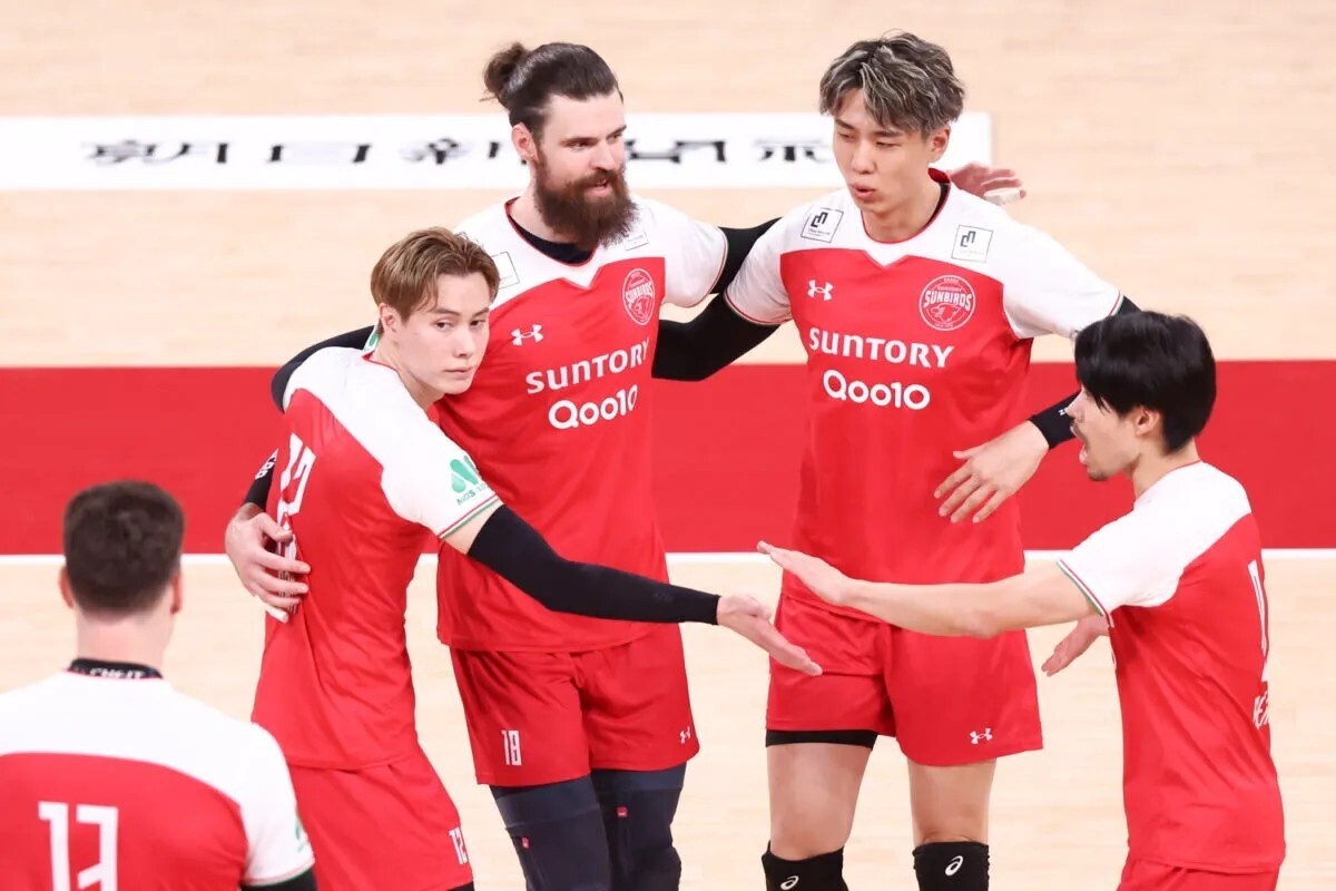    Егор Клюка (№18) / фото (здесь и далее): volleyballking.jp