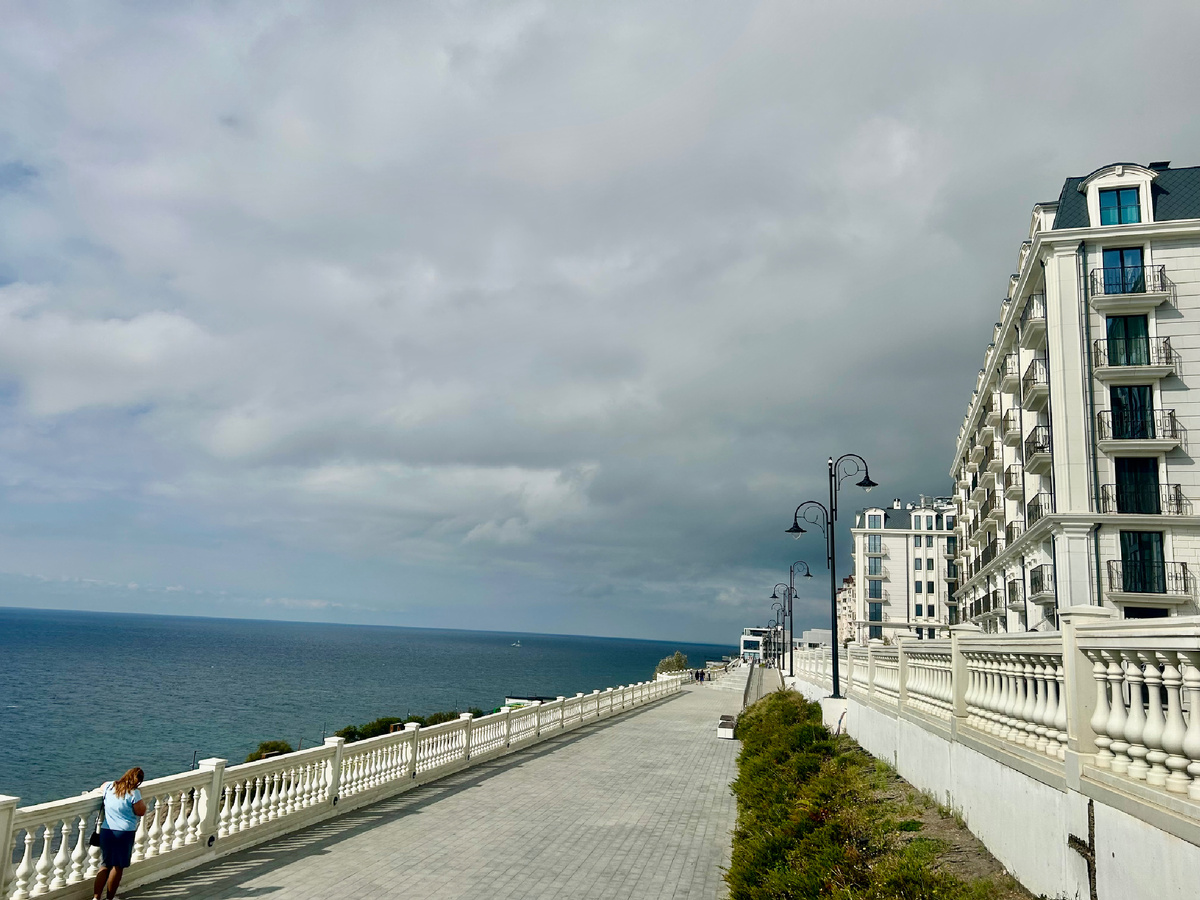 Белая набережная