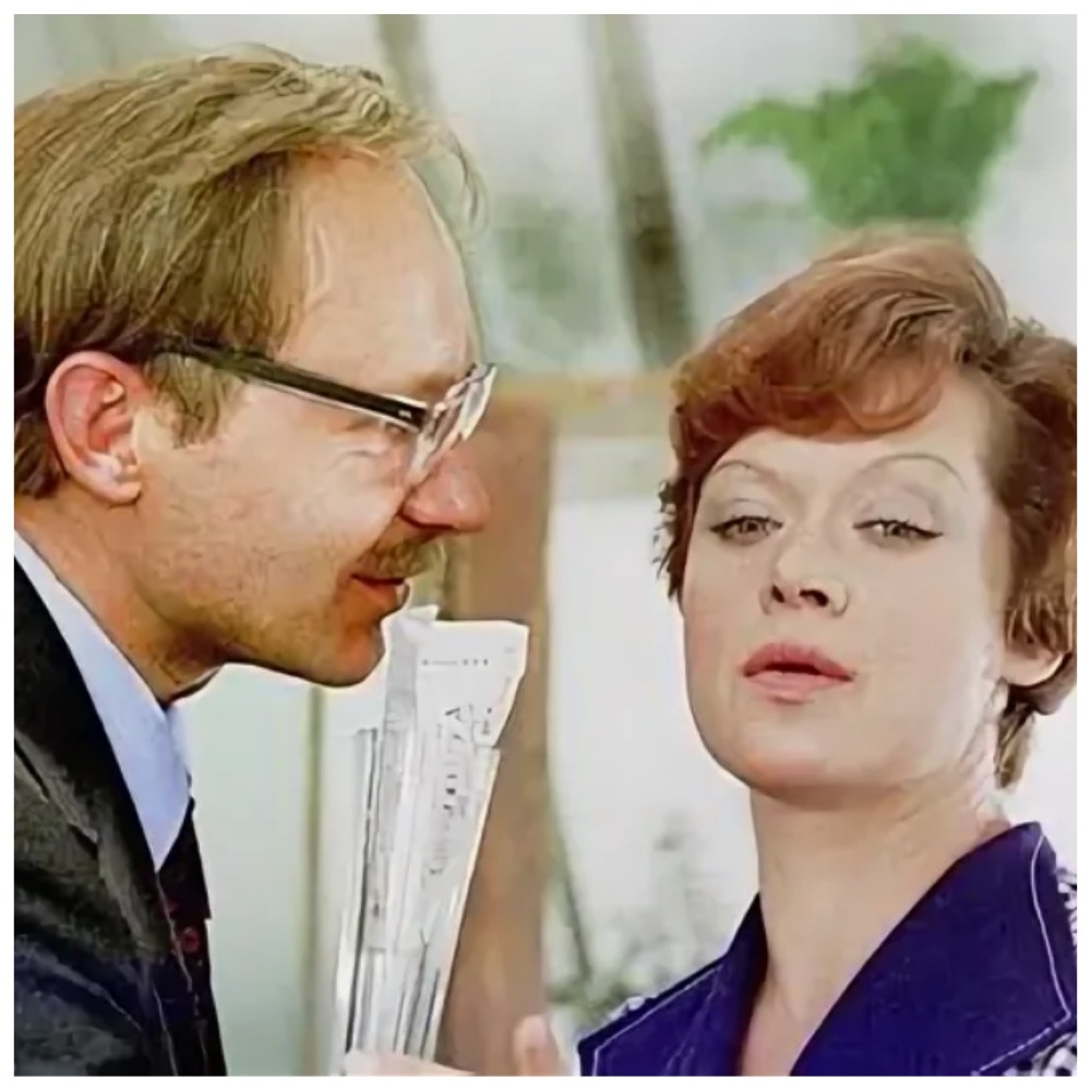 Служебный роман