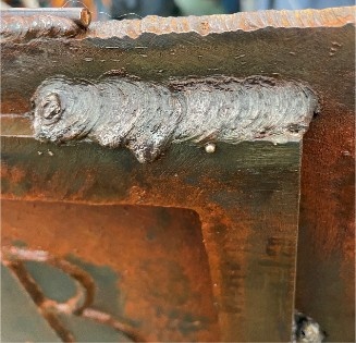 Горизонтальный шов на образце выполнен сварщиком на глубине 60 м за 15 минут / Фото: ООО "УНТЦ "Сварка"  📷
