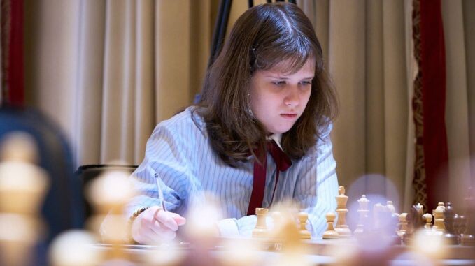 16-летний гроссмейстер Анна Шухман по-прежнему лидирует. Фото: Федерация шахмат России