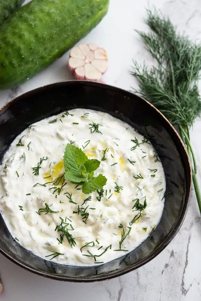 Греческий соус дзадзики