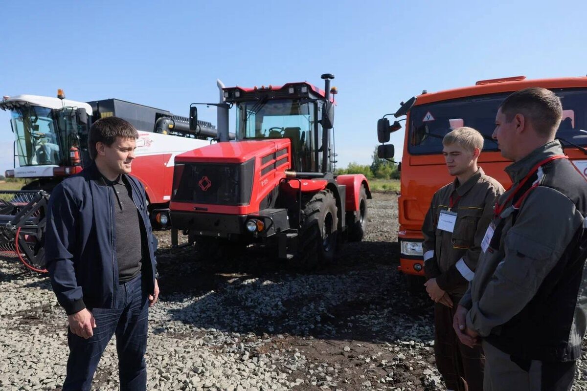     Михаил Котюков обсудил развитие сельского хозяйства в Красноярском крае