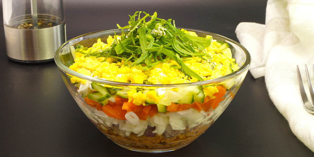 Салат Мимоза с печенью трески. Очень вкусный!