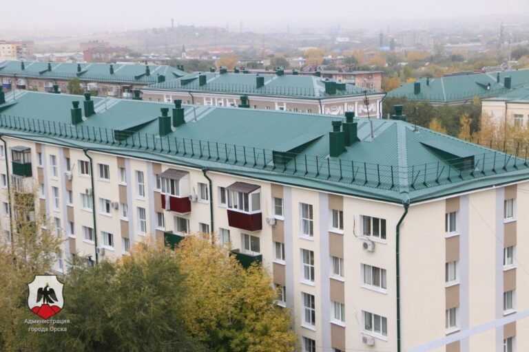    Несколько домов на проспекте Ленина в Орске преобразились после капремонта Оренбуржье