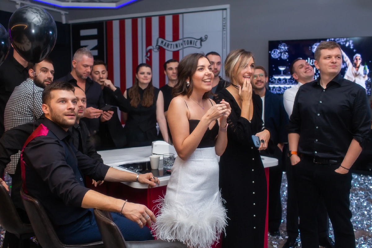 Вот оно — настоящее доказательство, что вы правильно решили, в каком стиле можно сделать вечеринку. Улыбки гостей — лучшая награда для организатора!