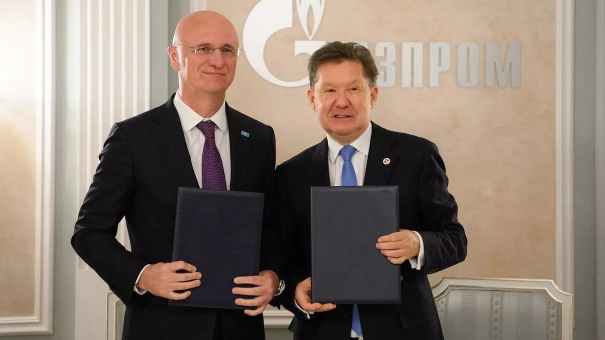 Первый вице-премьер Казахстана Роман Скляр и председатель правления ПАО "Газпром" Алексей Миллер / © Photo : Пресс-служба ПАО Газпром