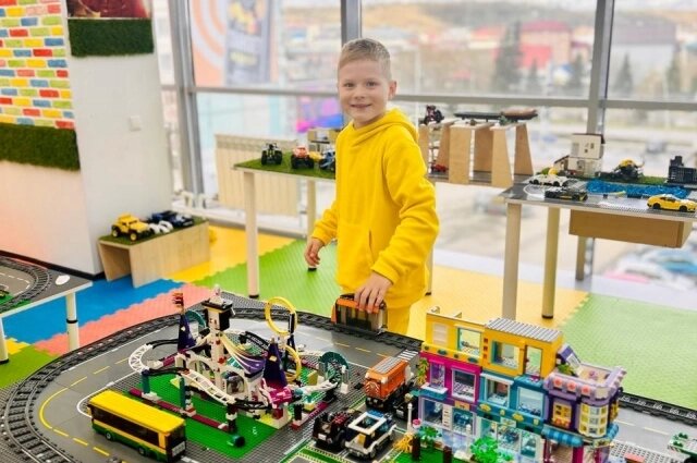    Мальчик любит конструкторы. Фото: Личный архив/ Ирина Сказочная