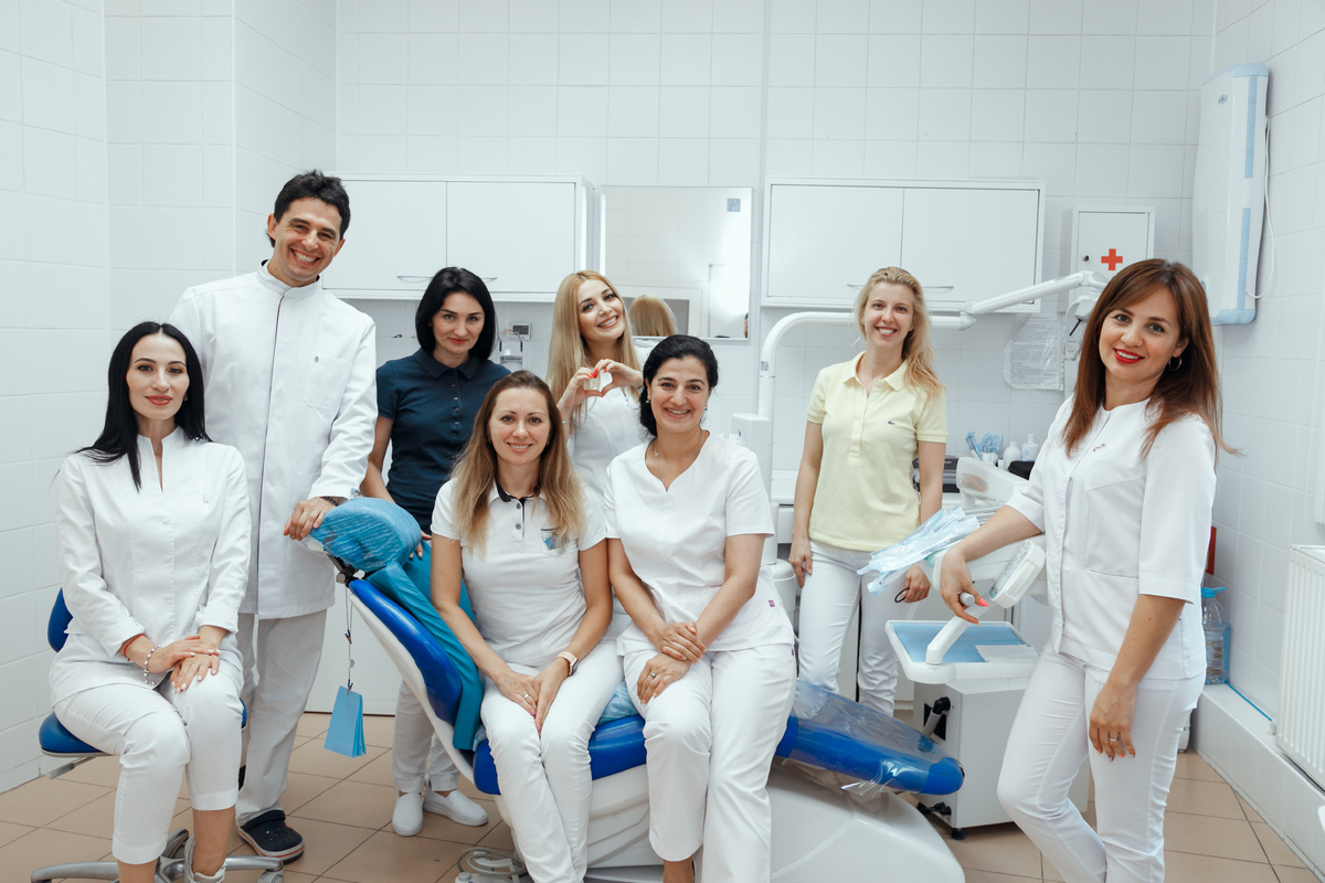 Фотография взята с сайта стоматологии Дмитрович Фэмили https://www.dmitrovich.ru/