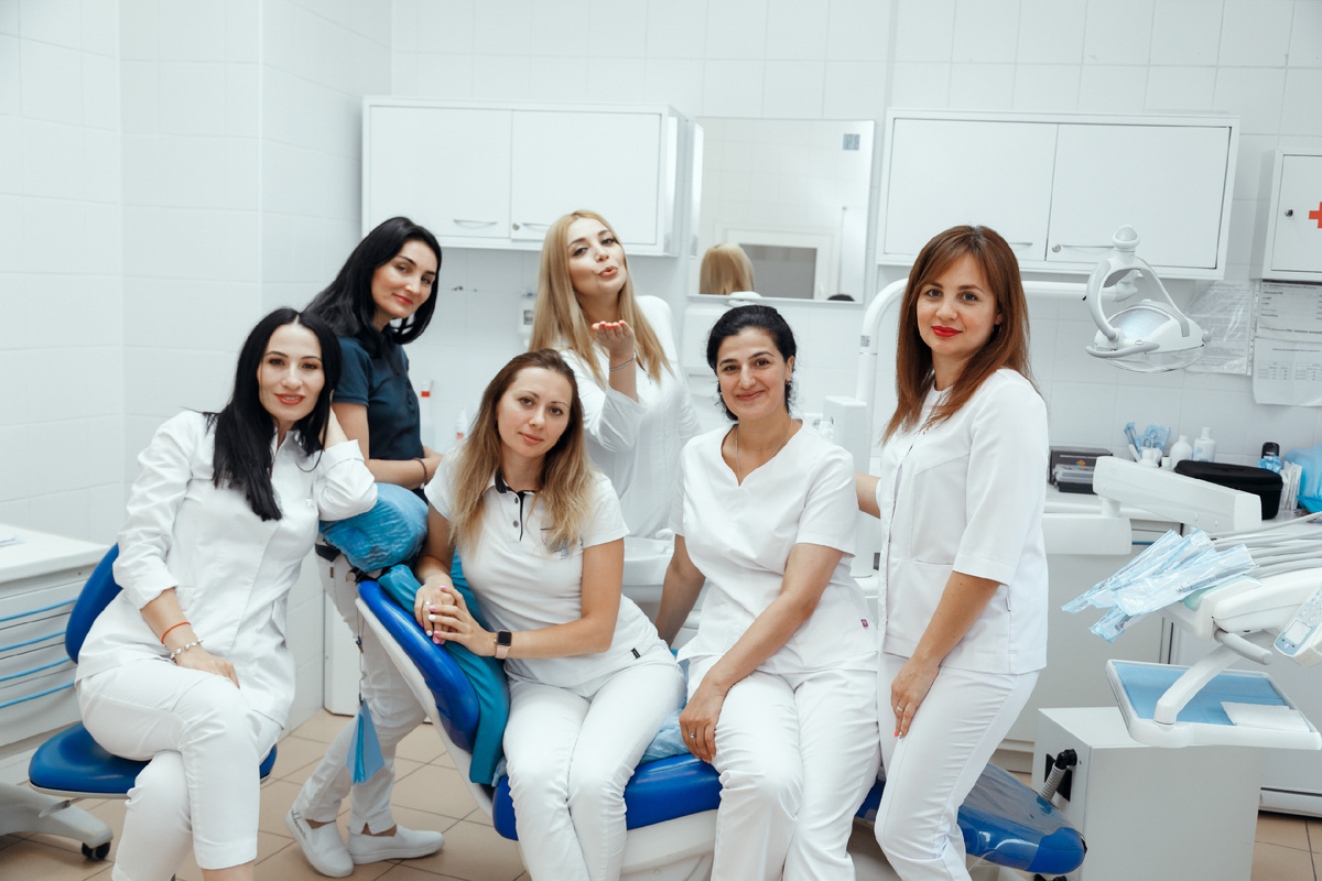 Фотография взята с сайта стоматологии Дмитрович Фэмили https://www.dmitrovich.ru/