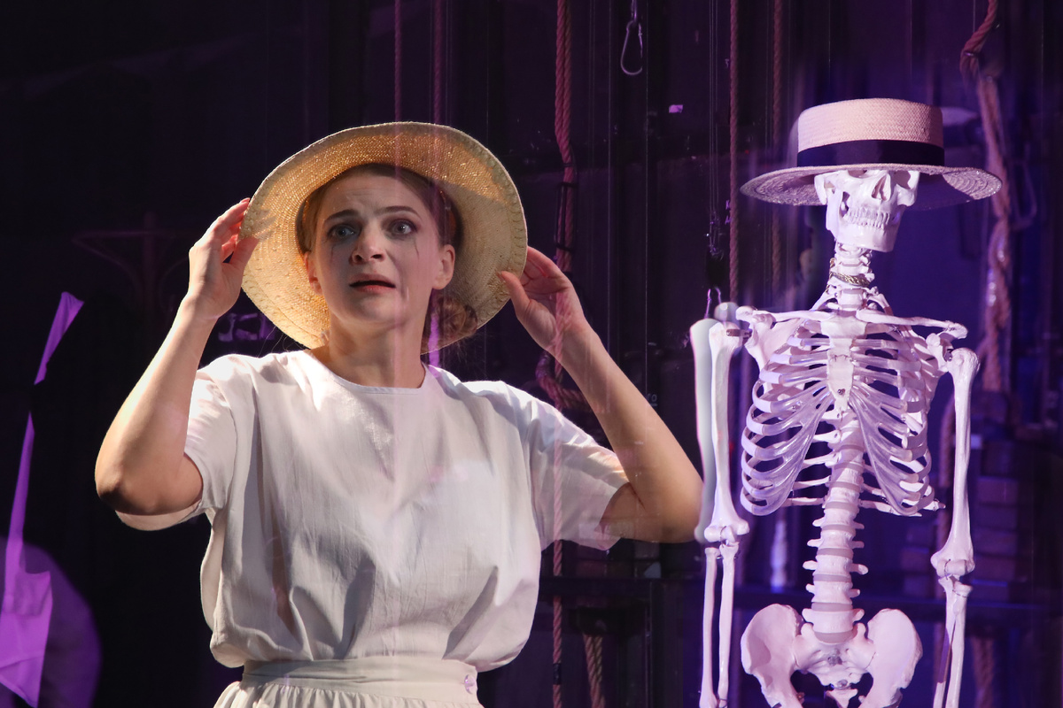 Екатерина Аникина в спектакле "Дама с собачкой", 2025 г. Фото автора.