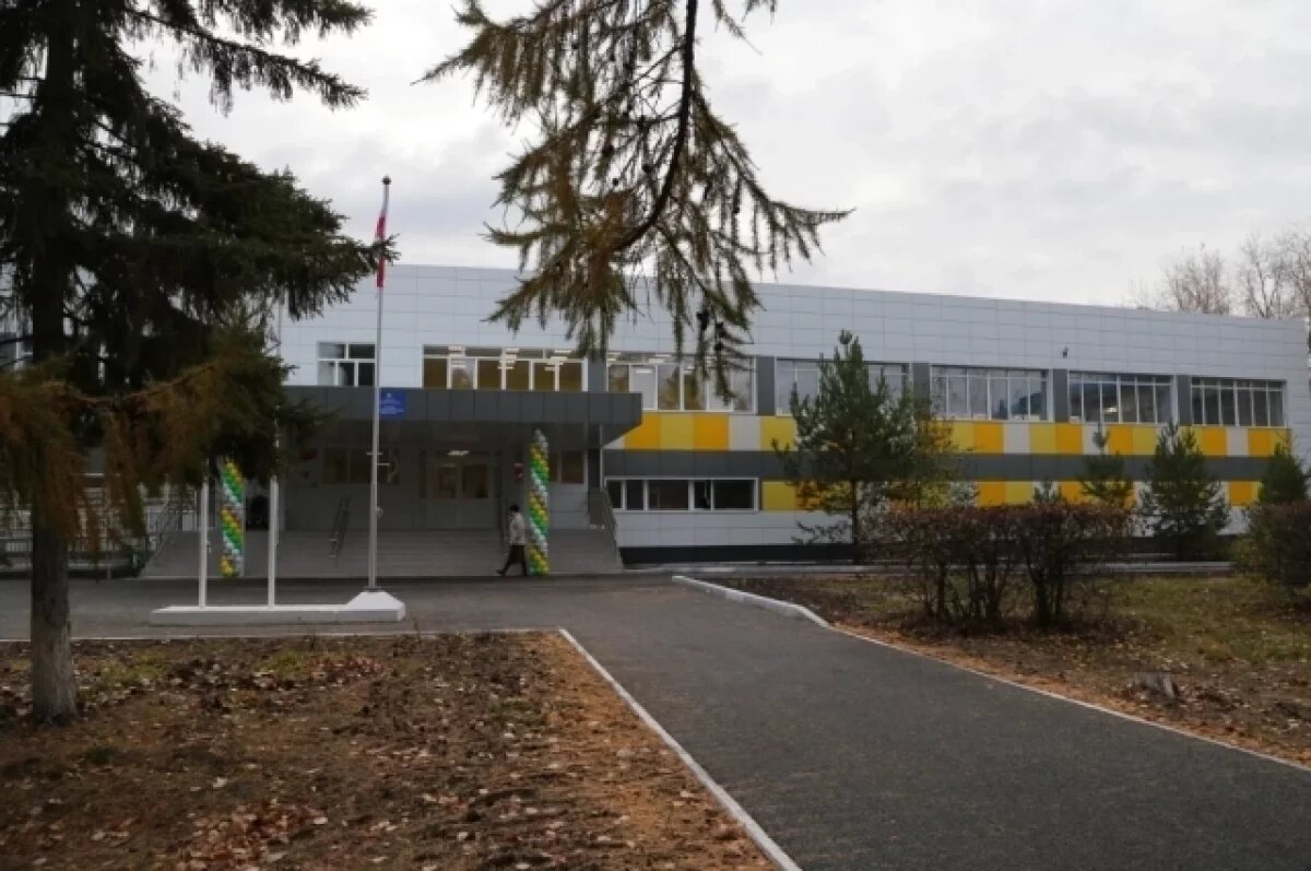    Без внимания строителей не остался ни один сантиметр школа.