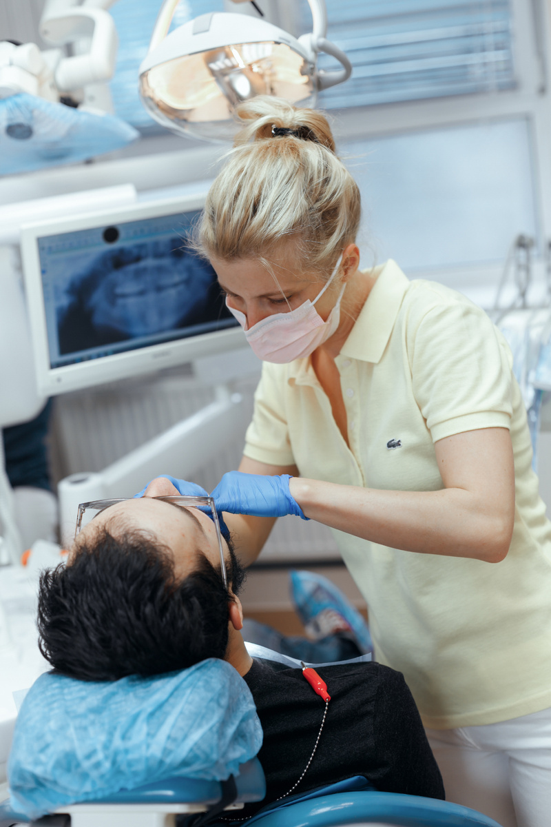 Фотография взята с сайта стоматологии Дмитрович Фэмили https://www.dmitrovich.ru/