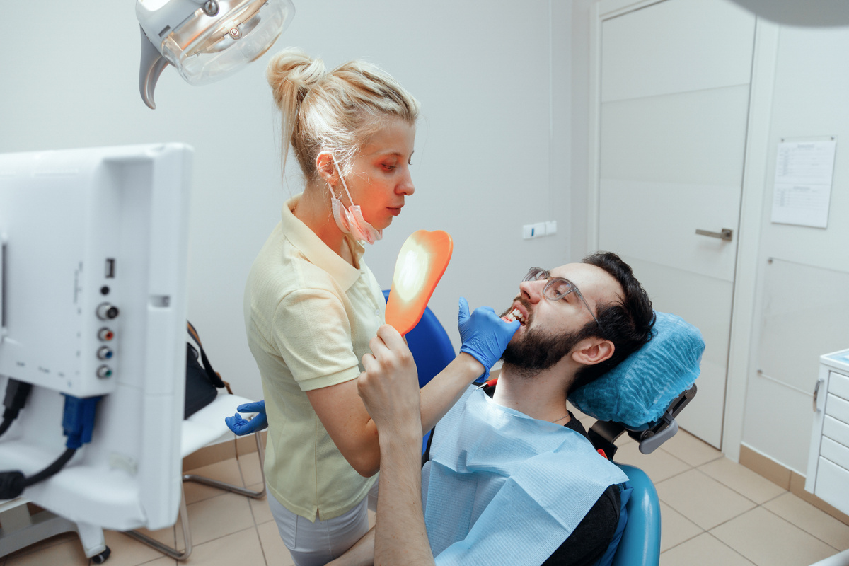 Фотография взята с сайта стоматологии Дмитрович Фэмили https://www.dmitrovich.ru/