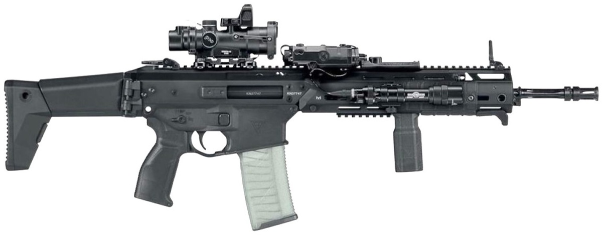 Штурмовая винтовка С16А2 с аксессуарами.