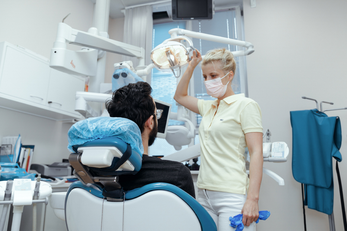 Фотография взята с сайта стоматологии Дмитрович Фэмили https://www.dmitrovich.ru/