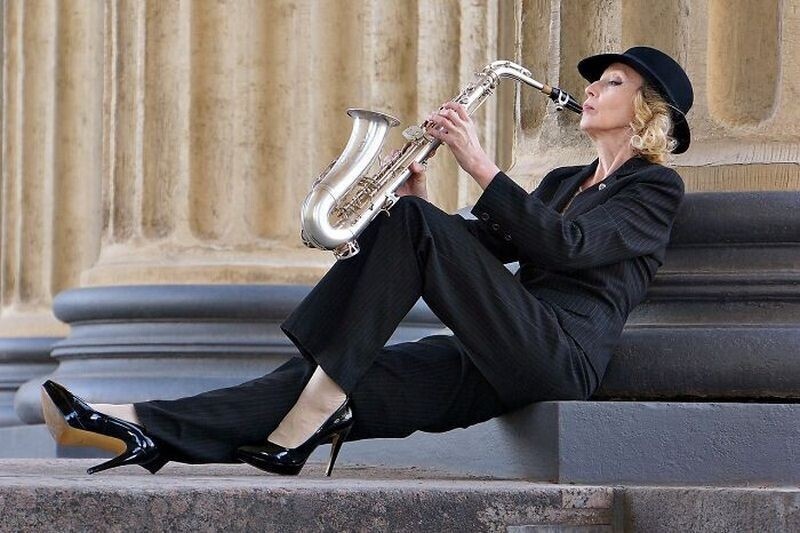    15 образов петербургской пенсионерки покорили весь мир своей красотой