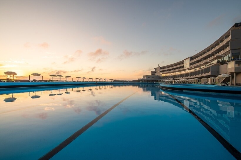    14 фото самой западной гостиницы Европы