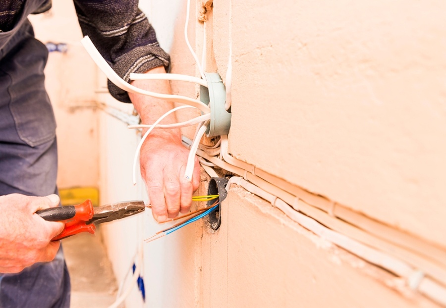     Капитальный ремонт? Не забудьте про электропроводку!