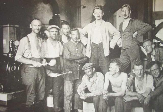 Немецкие рабочие. Фото конца 1920-ых. Оригинал по ссылке: https://libcom.org/article/workers-opposition-nazi-germany-tim-mason