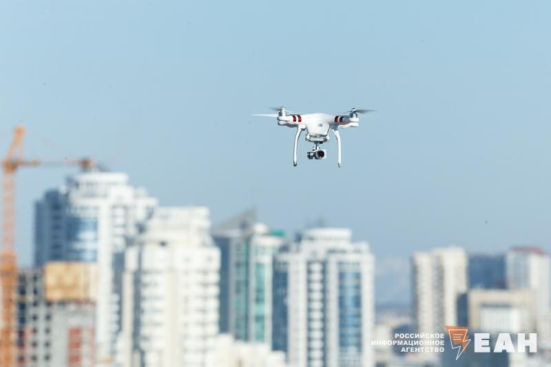    Дрон в воздухе