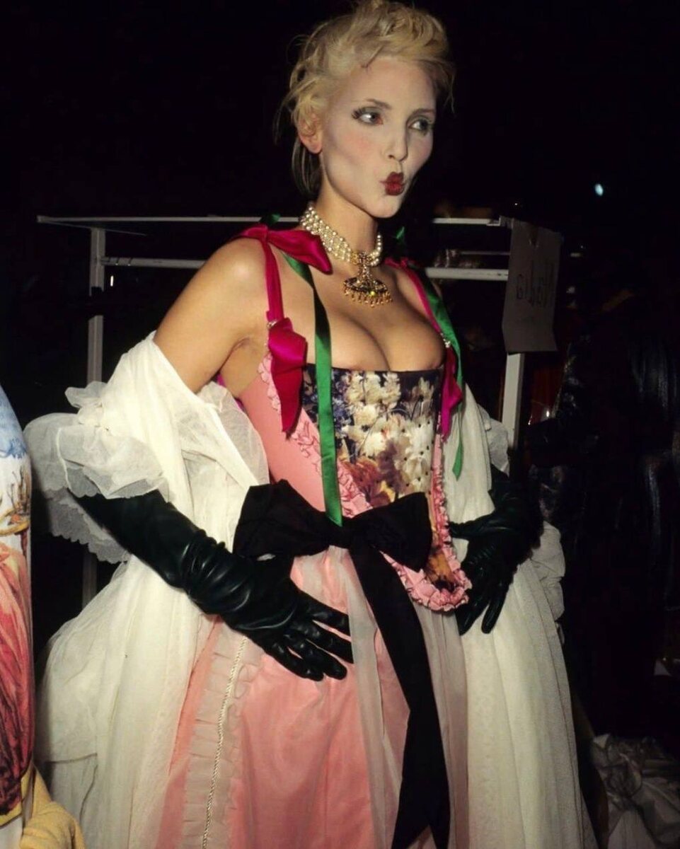 Коллекция Vivienne Westwood (Источник: Pinterest)