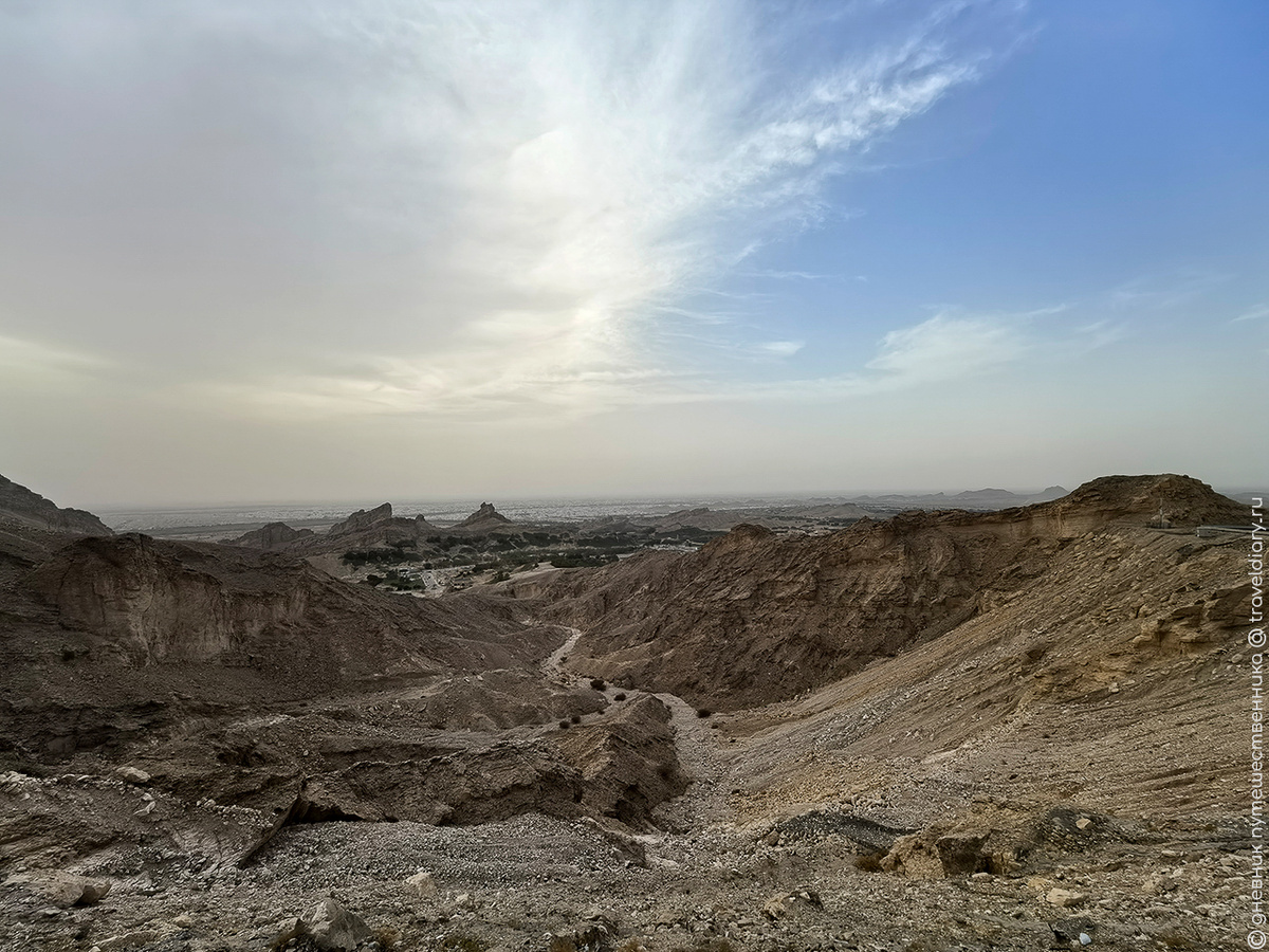Вид с горы Джебель-Хафит