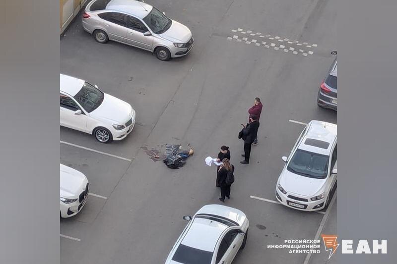    Читатель ЕАН. Упавшая из окна женщина на Университетской Набережной