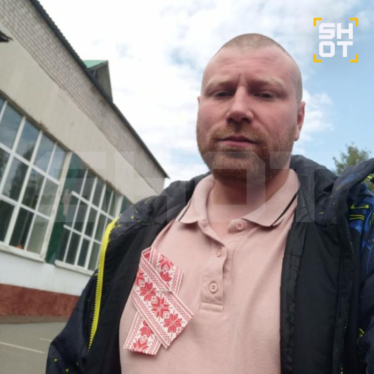 Папа Андрей выкинул собственную дочь вместе с мусором из окна