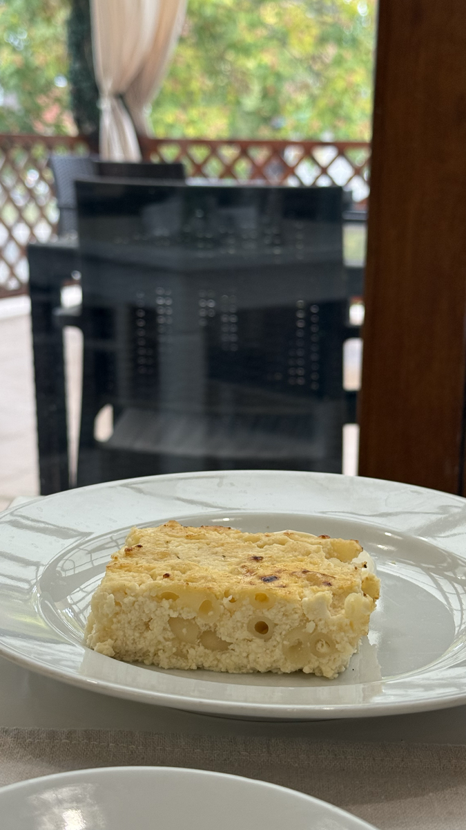 Как будто в гости к бабушке приехал, честное слово! Есть в такой еде что-то домашнее