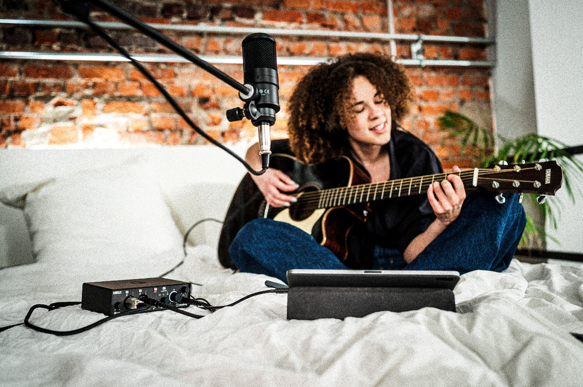 Конденсаторные микрофоны отлично подходят для домашней записи с минимальным сетапом