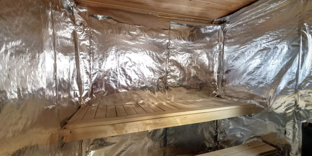 Фольгированный утеплитель в бане - спасение или ошибка, о которой пожалеете?