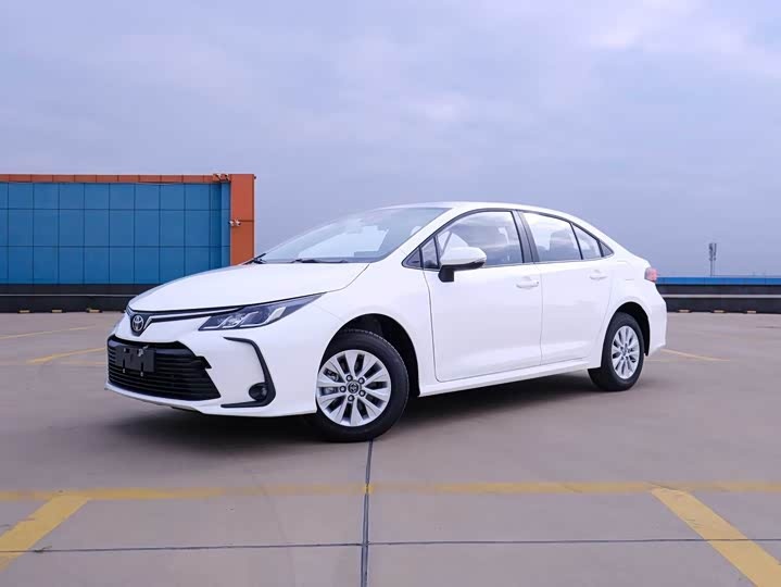 Тойота Королла 2025 год, 1.2 турбо.