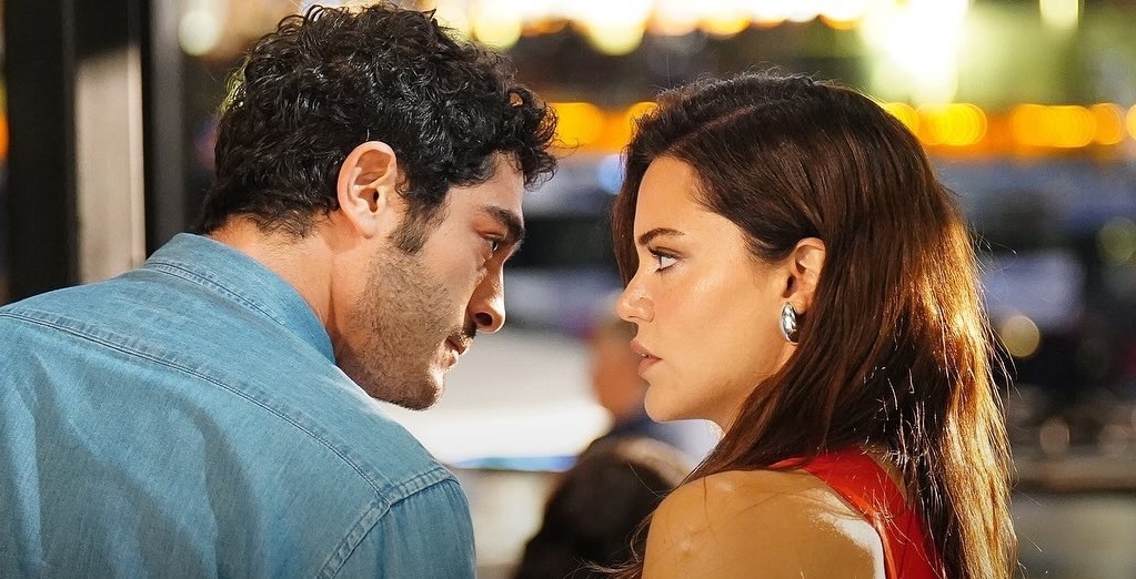 кадр из сериала «Мошенники»