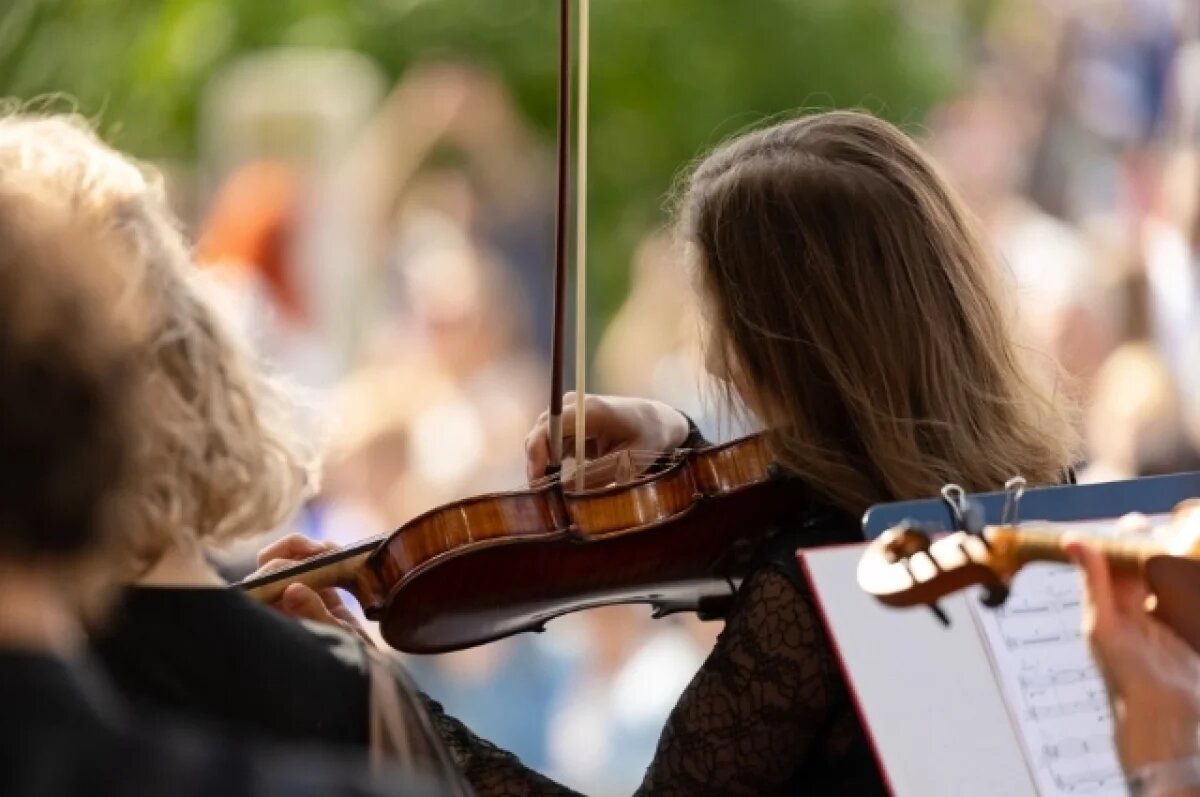    Впервые в Калининграде оркестр камерной музыки Леонида Лундстрема