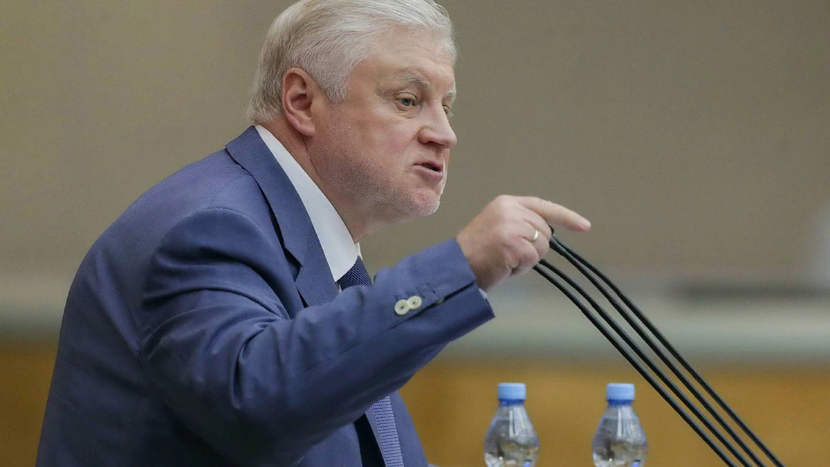 Миронов резко раскритиковал предложение Матвиенко об оплате ОМС