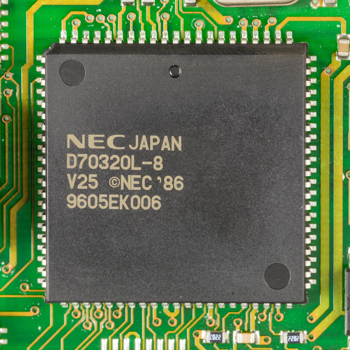 Микроконтроллер NEC. Изображение: © Raimond Spekking, CC BY-SA 4.0, commons.wikimedia.org