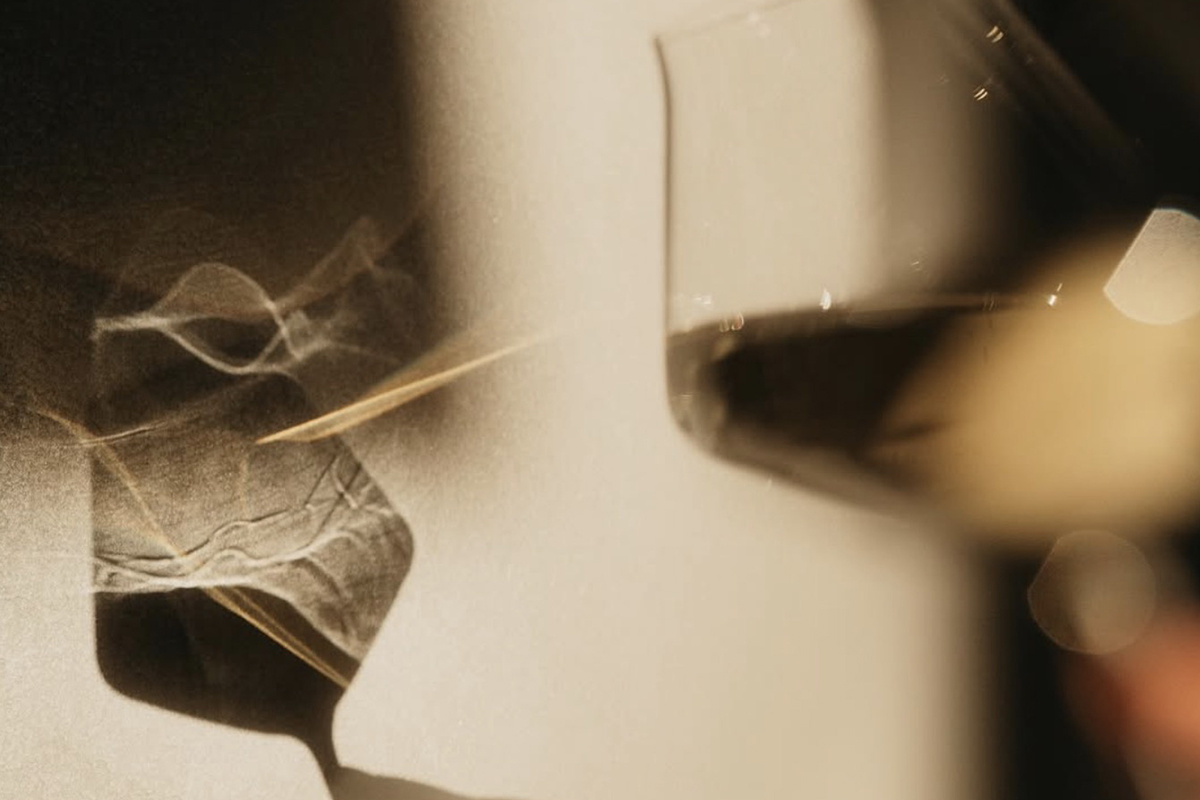 @amber__rest / Instagram (входит в корпорацию Meta, признана экстремистской и запрещена в России)📷А что с Россией? Нашлось ли ей место в ресторане японской кухни? Да, хотя это только четыре вина и только белых